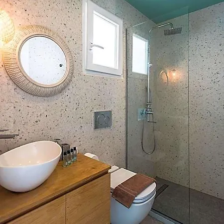 Hotell V-rooms In Milos Cyclades Pollonia